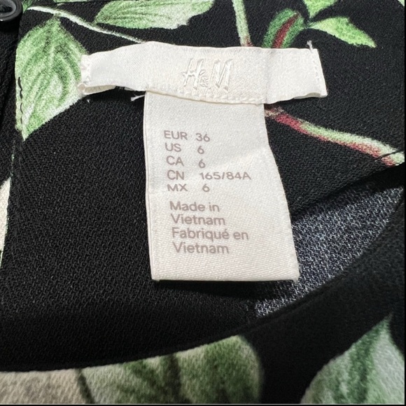 H&M Floral Long Sleeve Shift Mini Dress Black Green And White Size 6 - Picture 4 of 5